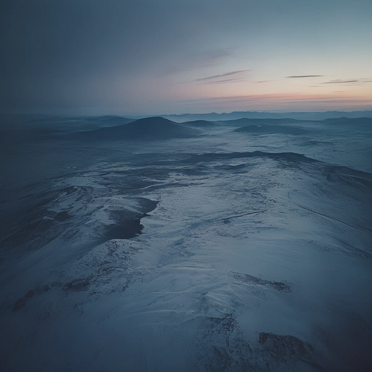 vista aerea della catena montuosa desolata