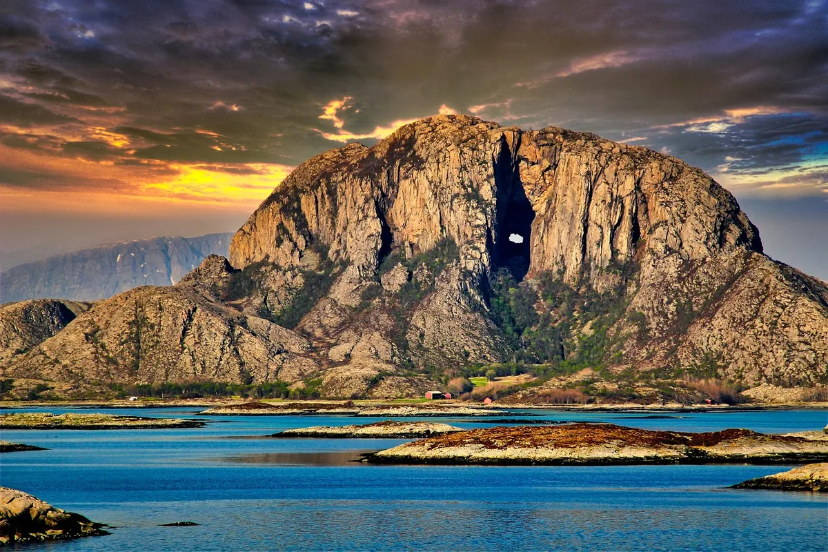 mountain, island, bay, torghatten, mountain with hole, sea, ocean, water, natural phenomena, nature, scenery, norway, torghatten, torghatten, torghatten, torgha